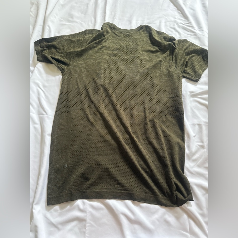 Lululemon first edition metal vent